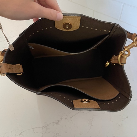Tory Burch McGraw Bucket Bag in Tiramisu - Picture 10 of 16